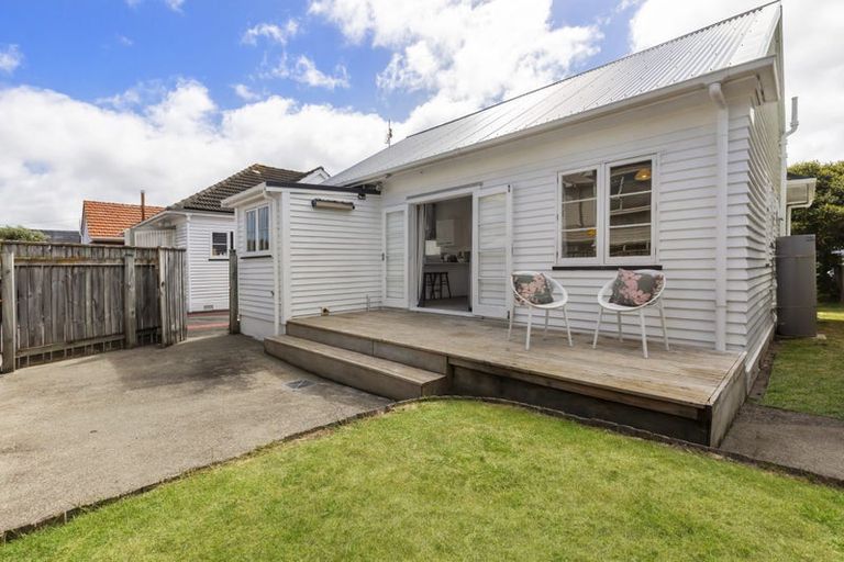 Photo of property in 10 Fife Lane, Miramar, Wellington, 6022