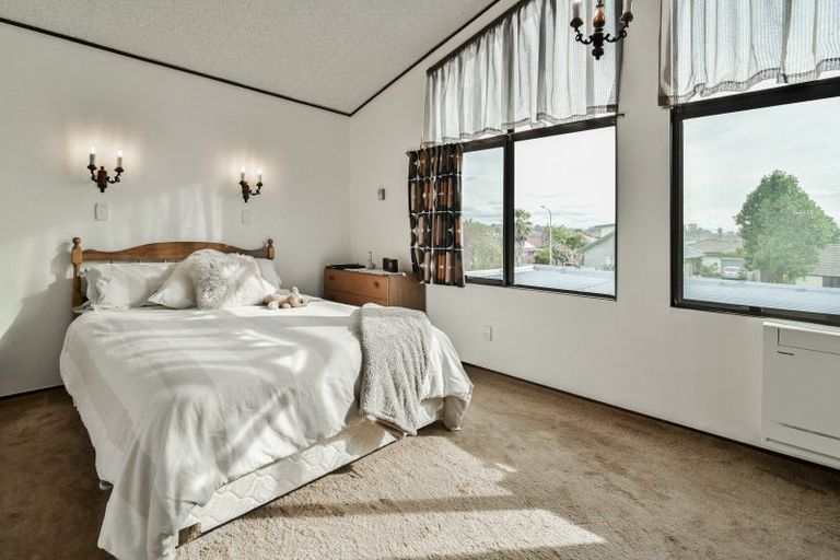 Photo of property in 17 Donegal Crescent, Tamatea, Napier, 4112