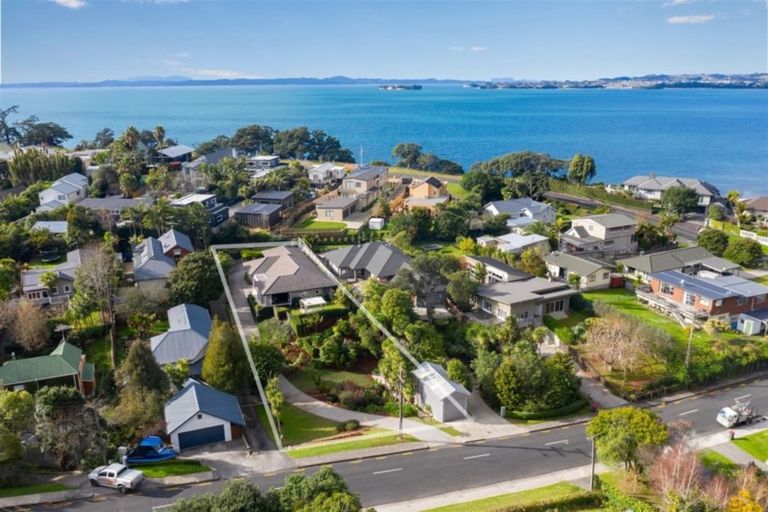 Photo of property in 98 Beach Road, Mellons Bay, Auckland, 2014