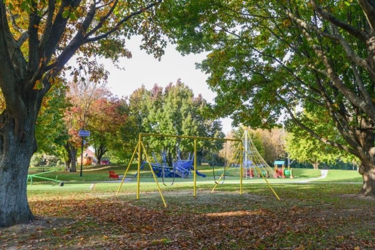 Photo of property in 1002 Sylvan Road, Mayfair, Hastings, 4122