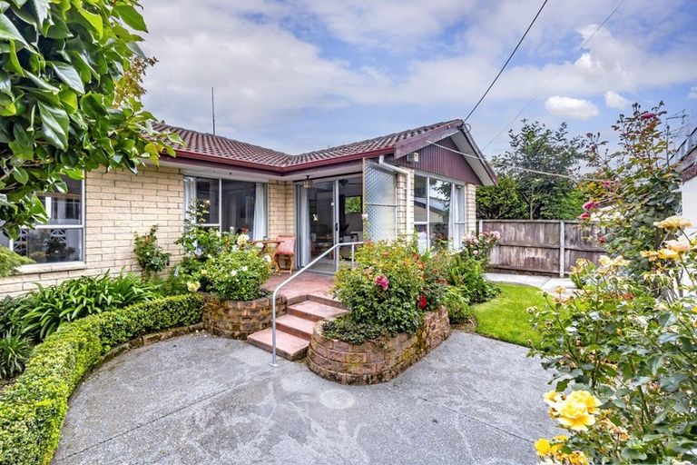 Photo of property in 2/87a Middlepark Road, Sockburn, Christchurch, 8042
