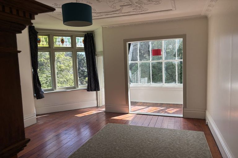 Photo of property in 21 Grass Street, Roseneath, Wellington, 6011