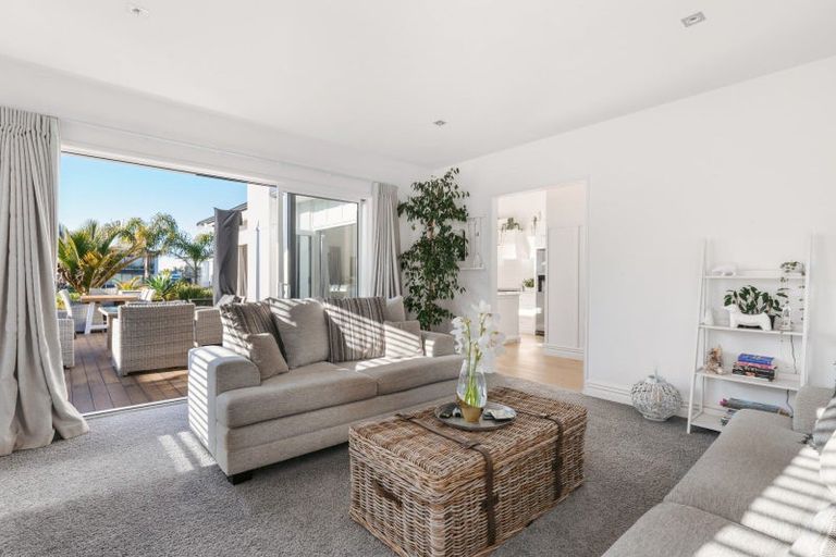 Photo of property in 46 Cassinia Close, Papamoa Beach, Papamoa, 3118