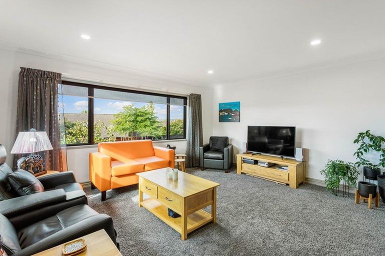 Photo of property in 53 Chesterfield Way, Orewa, 0931