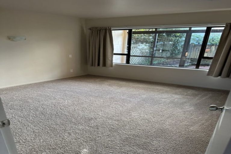 Photo of property in 2/136 Karori Road, Karori, Wellington, 6012