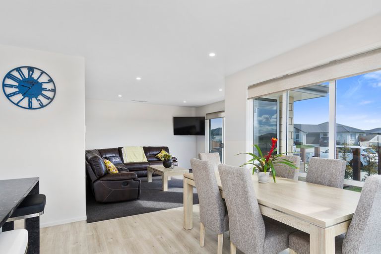 Photo of property in 1 Livingstone Drive, Papamoa Beach, Papamoa, 3118