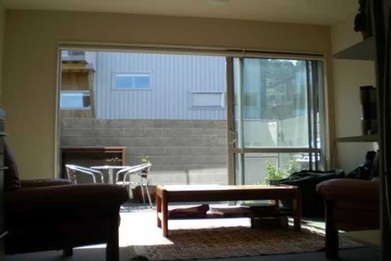 Photo of property in 21/2 Onslow Road, Khandallah, Wellington, 6035