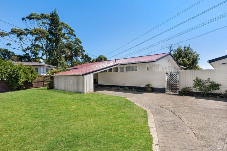 Photo of property in 30 Laureston Avenue, Papatoetoe, Auckland, 2025