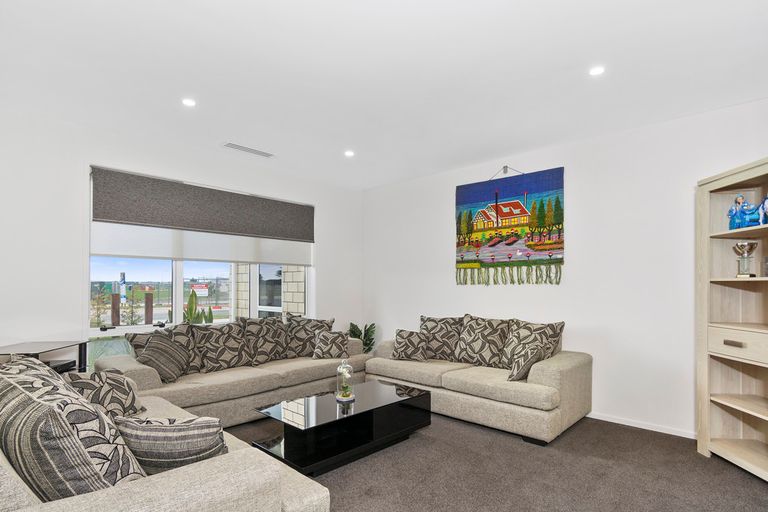 Photo of property in 1 Livingstone Drive, Papamoa Beach, Papamoa, 3118