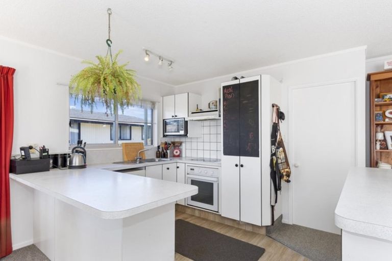 Photo of property in 1313 Papamoa Beach Road, Papamoa Beach, Papamoa, 3118