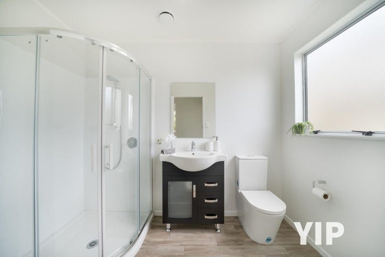 Photo of property in 29a Chetwode Grove, Newlands, Wellington, 6037