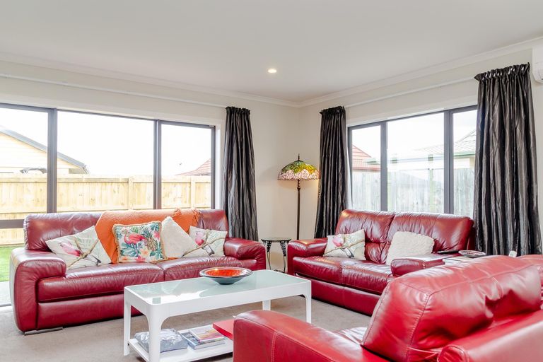 Photo of property in 27 Feist Street, Carterton, 5713