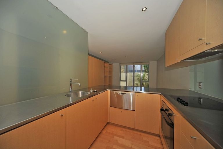 Photo of property in Sanctum Apartment, 10 Ebor Street, Te Aro, Wellington, 6011