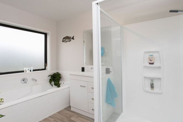 Photo of property in 4 Emma Street, Marshland, Christchurch, 8083