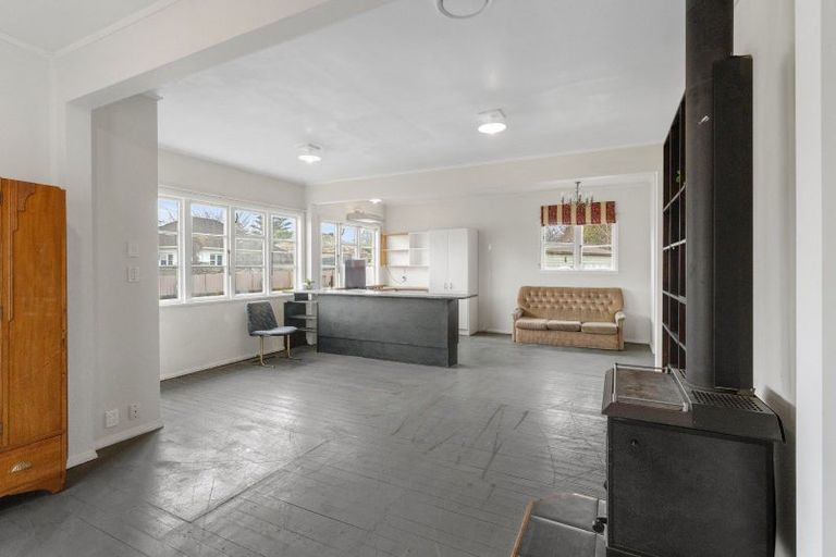 Photo of property in 76 Cambridge Street, Levin, 5510