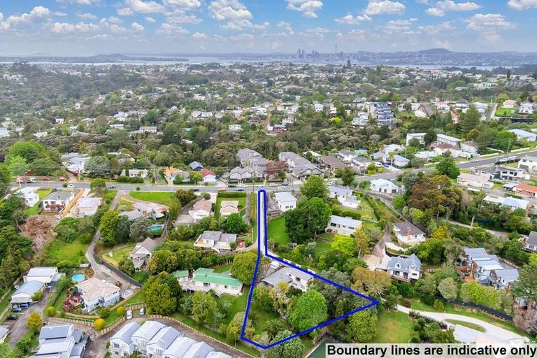 Photo of property in 36b Verbena Road, Birkdale, Auckland, 0626