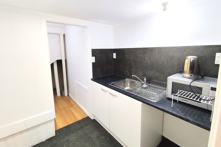 Photo of property in 8 Pasteur Place, New Windsor, Auckland, 0600