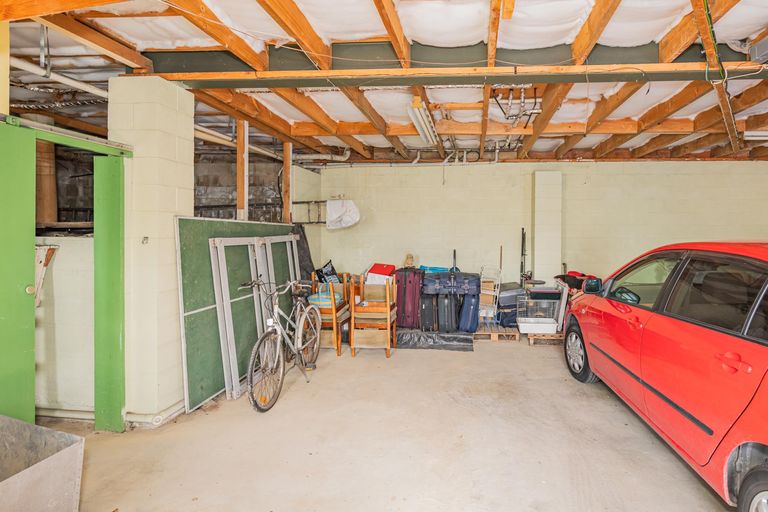 Photo of property in 42 Jessop Street, South Hill, Oamaru, 9400