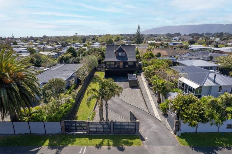 Photo of property in 27 Chums Road, Paraparaumu Beach, Paraparaumu, 5032