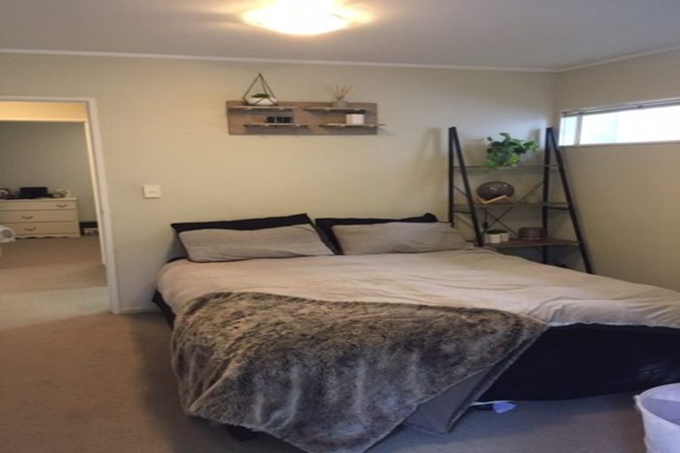 Photo of property in 2i/20 Ian Marwick Place, Birkenhead, Auckland, 0626
