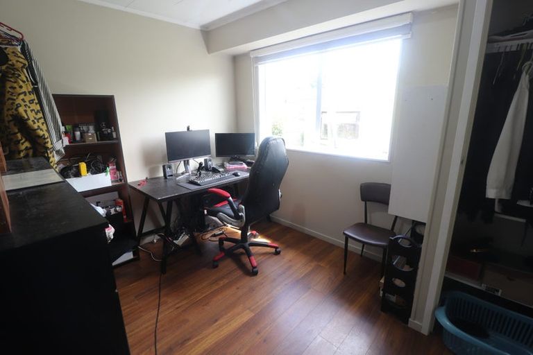 Photo of property in 1/139 Spinella Drive, Bayview, Auckland, 0629