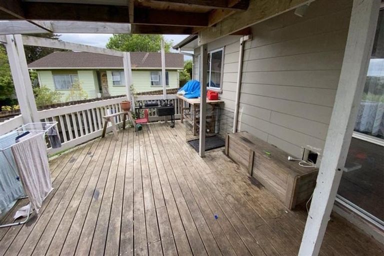 Photo of property in 14 Balwyn Place, Clendon Park, Auckland, 2103