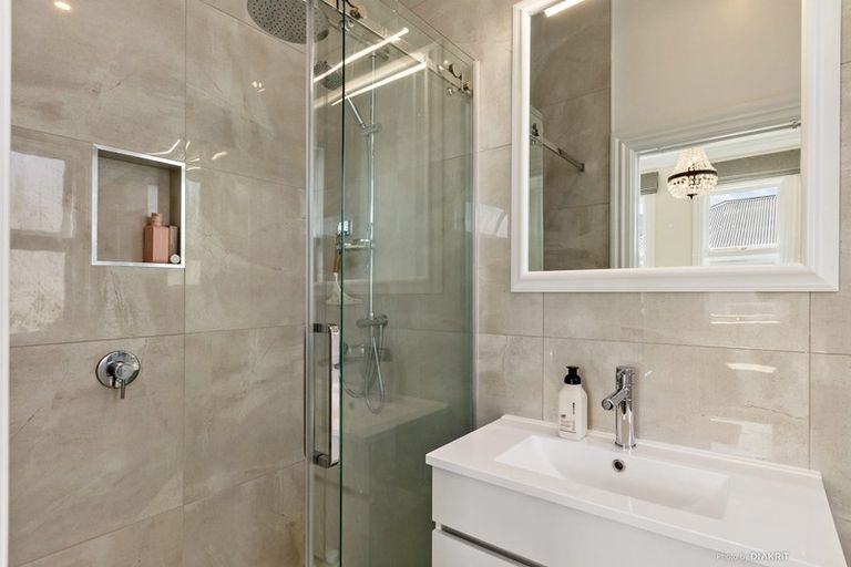 Photo of property in 4 Hobson Street, Thorndon, Wellington, 6011