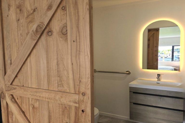 Photo of property in 6 Adderley Street, Westport, 7825