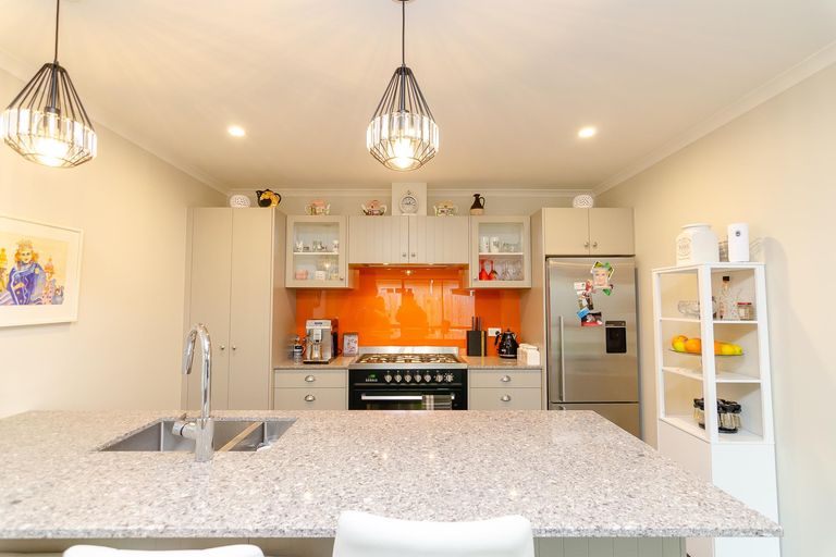 Photo of property in 27 Feist Street, Carterton, 5713