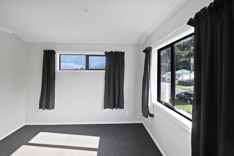 Photo of property in 130b Wellington Road, Wainuiomata, Lower Hutt, 5014