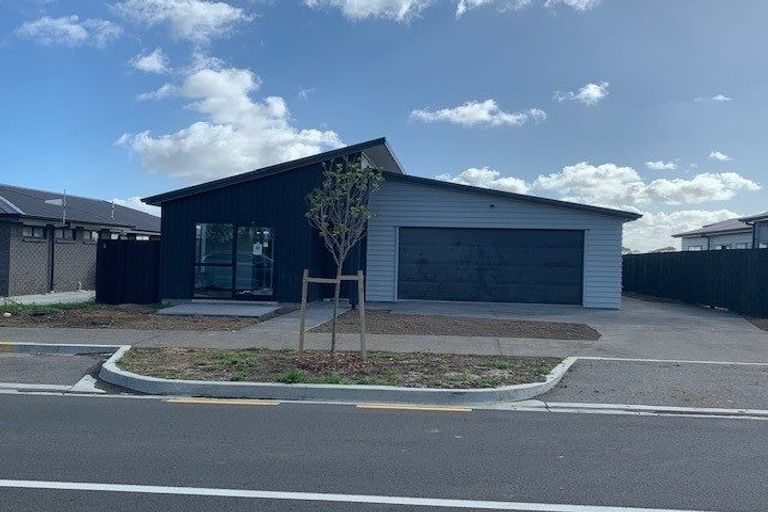 Photo of property in 61 Clarks Beach Road, Clarks Beach, 2122