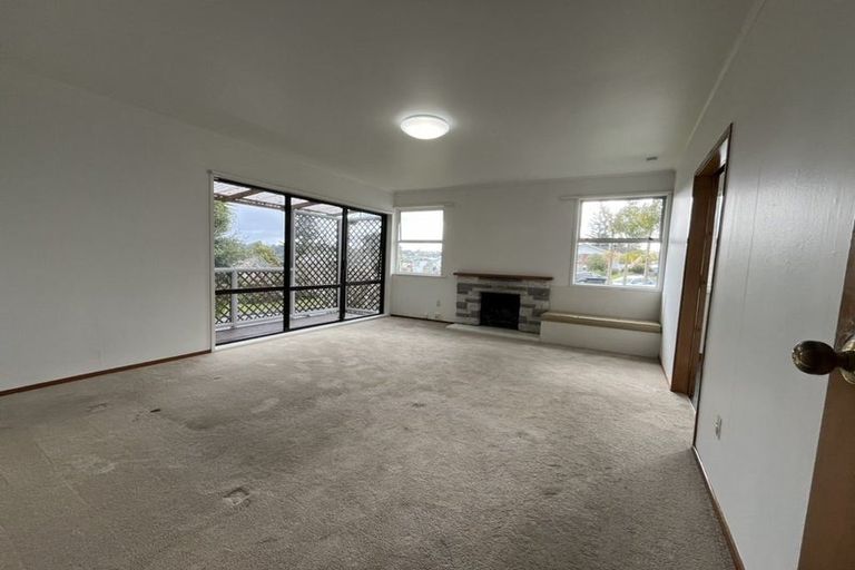 Photo of property in 32 Powrie Street, Glenfield, Auckland, 0629