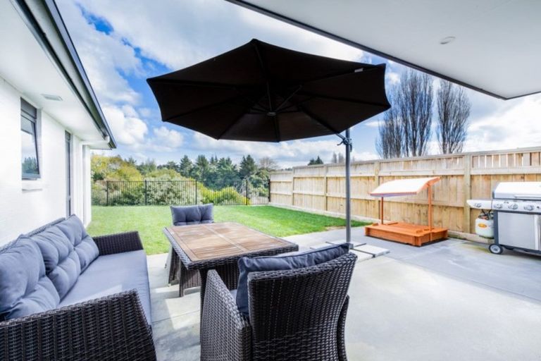 Photo of property in 16 Clifford Close, Leamington, Cambridge, 3432