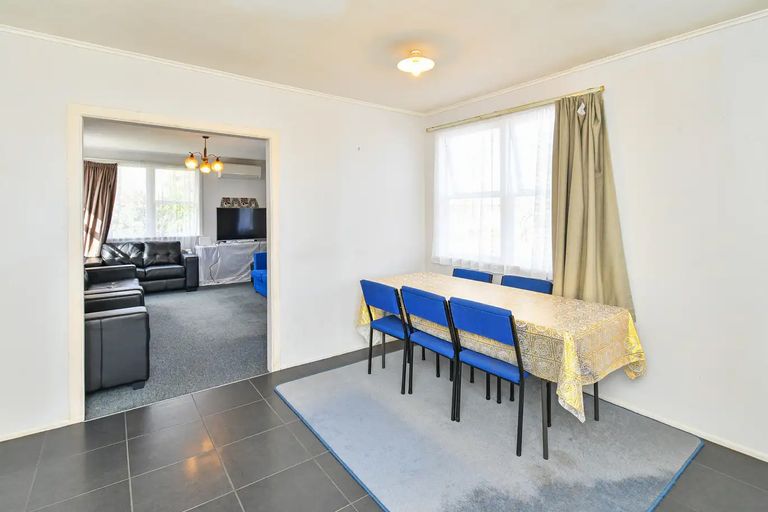Photo of property in 2 Viola Place, Papakura, 2110