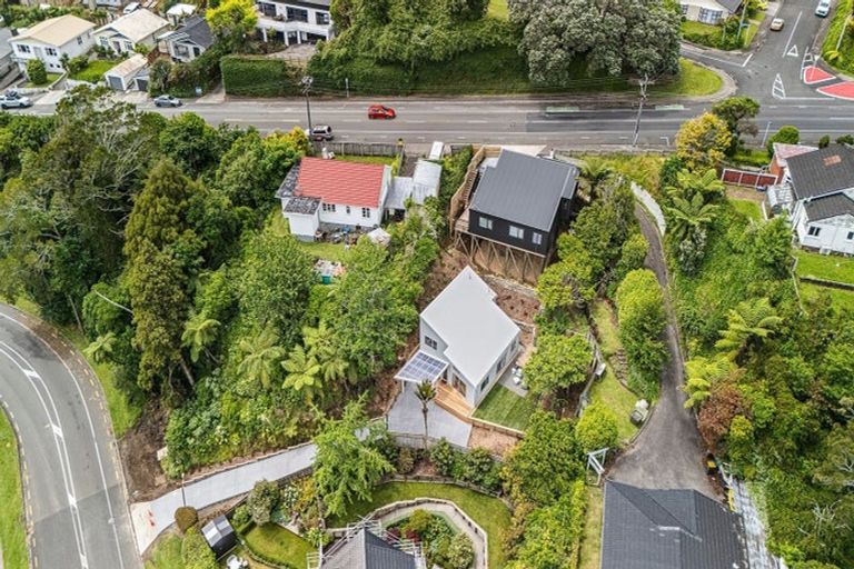 Photo of property in 5 Awanui Street, Merrilands, New Plymouth, 4312