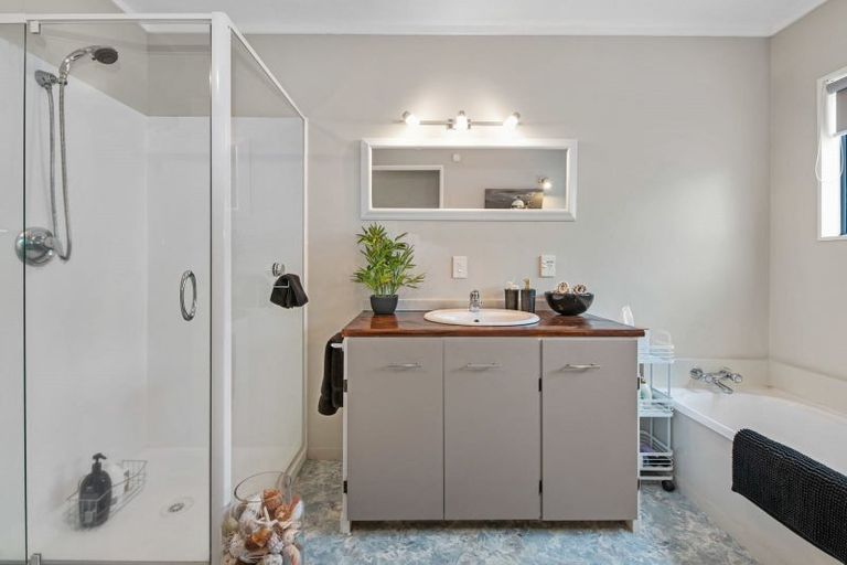 Photo of property in 69c Robinson Avenue, Holdens Bay, Rotorua, 3010