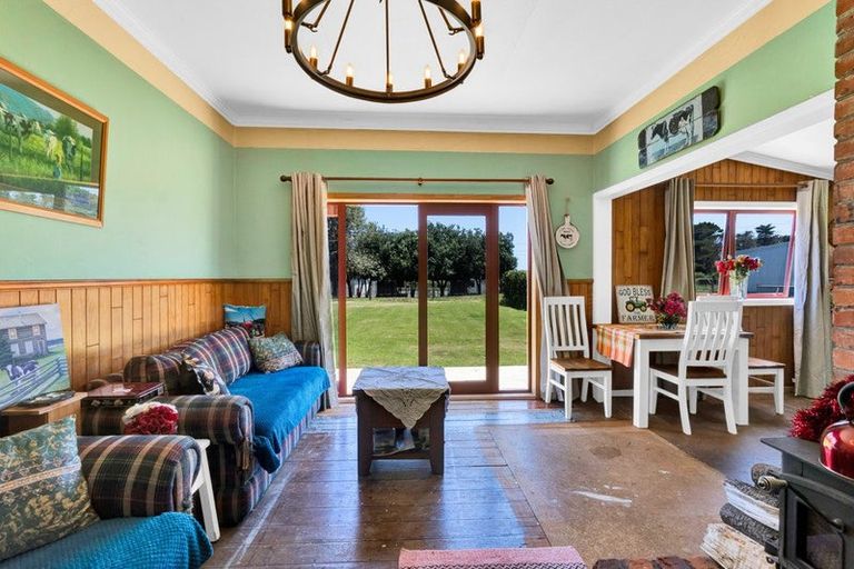 Photo of property in 185 Tasman Street, Opunake, 4616