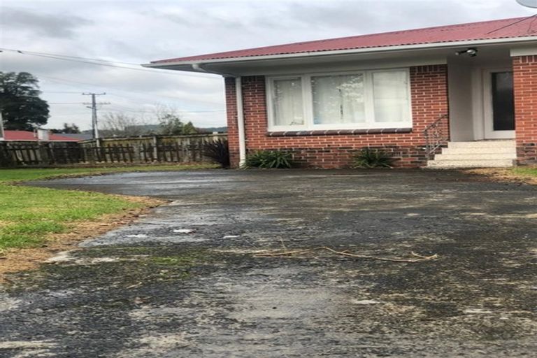 Photo of property in 23 Sutton Crescent, Papakura, 2110