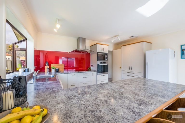 Photo of property in 15a Collingwood Street, Waterloo, Lower Hutt, 5011