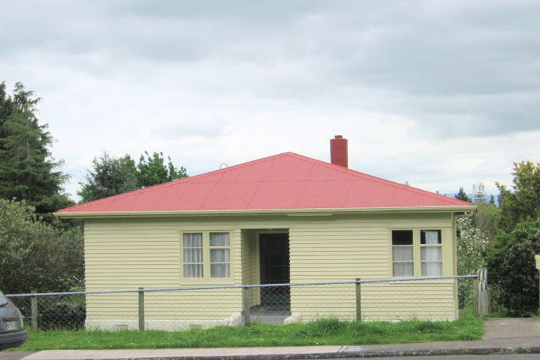 Photo of property in 16 Gilchrist Street, Te Aroha, 3320