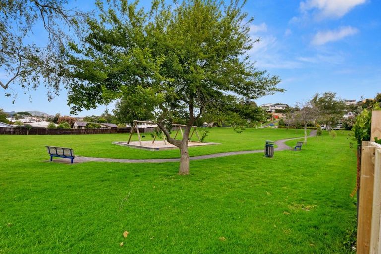 Photo of property in 11 Te Rehutai Rise, Welcome Bay, 3112