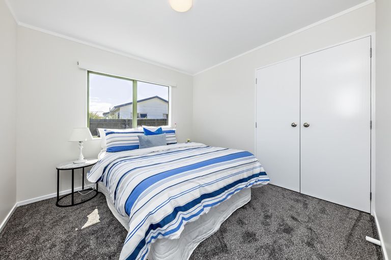 Photo of property in 32 Barneys Farm Road, Clendon Park, Auckland, 2103