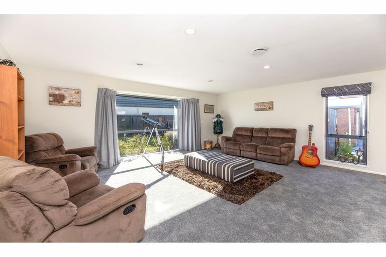 Photo of property in 22 Dawson Douglas Place, Kaiapoi, 7630