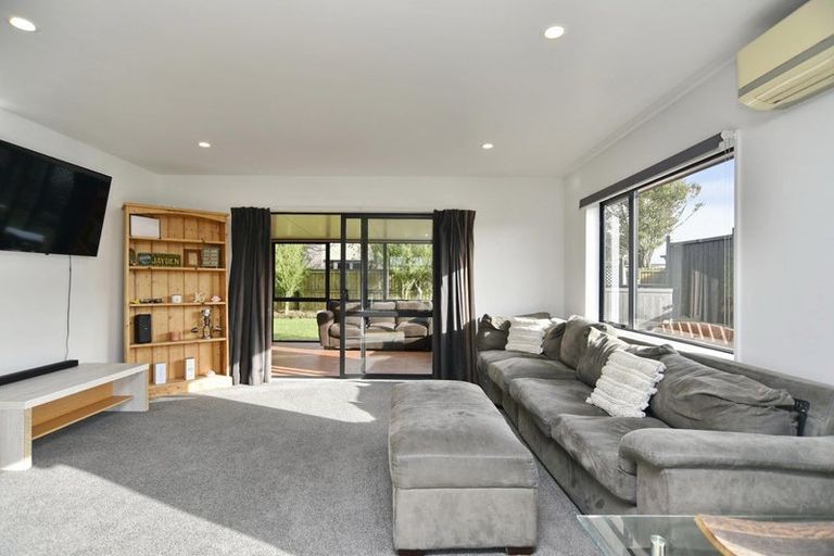 Photo of property in 3 Parkinson Place, Woodend, 7610