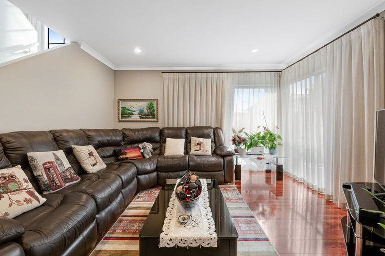 Photo of property in 2/26 James Street, Bayview, Auckland, 0629
