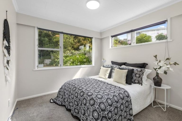 Photo of property in 5 Camellia Terrace, Maungaraki, Lower Hutt, 5010