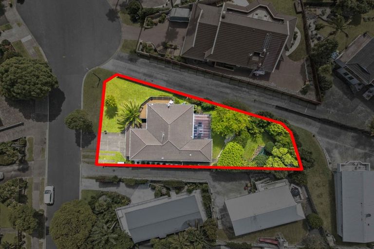 Photo of property in 68 William Bayes Place, Red Beach, 0932