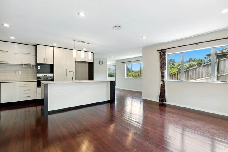 Photo of property in 9 Baker Street, Fairview Heights, Auckland, 0632