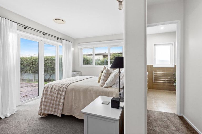 Photo of property in 18a Cambridge Terrace, Taradale, Napier, 4112