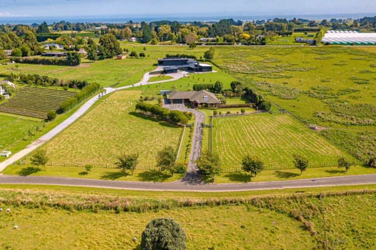 Photo of property in 35 Saint Oswalds Drive, Brunswick, 4571